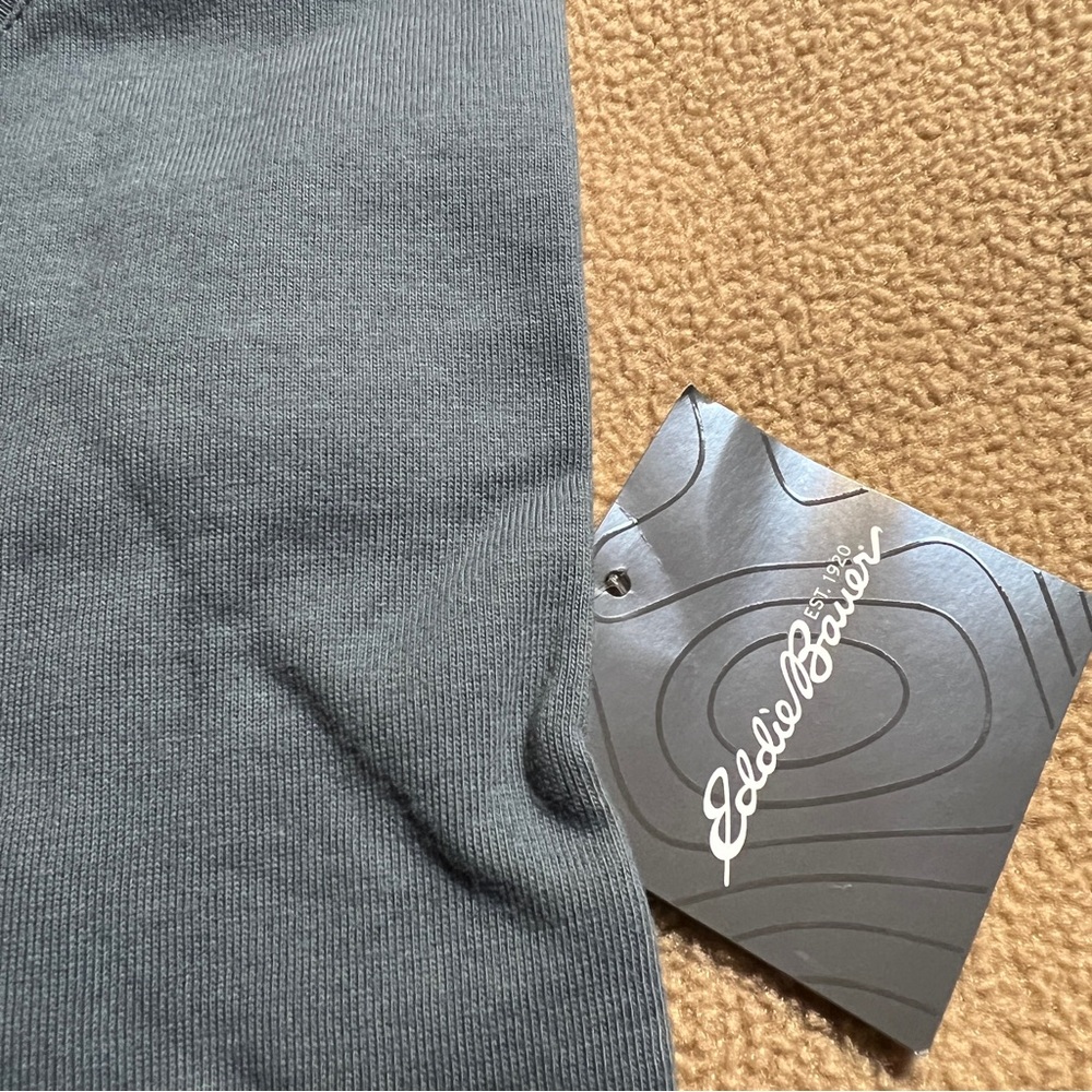 NWT Eddie Bauer V-Neck Short Sleeve Tee Size XL Graphite - Picture 6 of 6